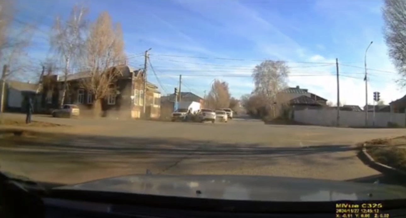 Видеорегистратор заснял аварию. Источник: УМВД по Оренбургской области 