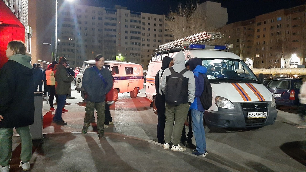 Пропавшие в Оренбурге восьмилетние школьницы оказались в ловушке на подземной парковке. Подробности поисковой операции