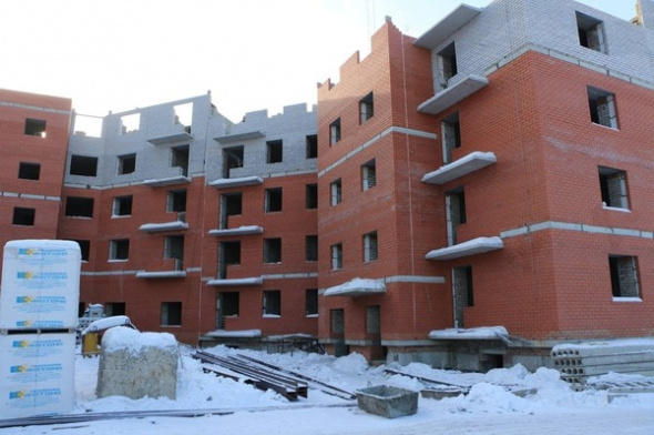 В Орске начали возводить пятый этаж из девяти нового многоквартирного дома на проспекте Ленина