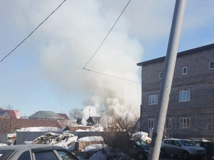 Пожар в частном секторе Оренбурга. Фото: Иван Белов. 13.03.2017