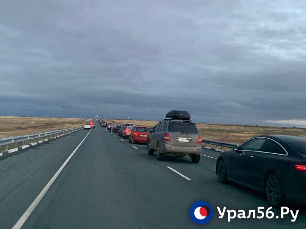 Машины на границе РФ. Фото из архива