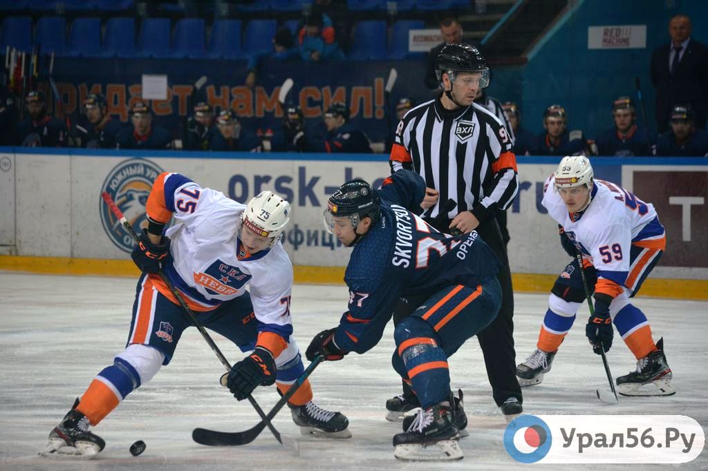 «СКА Нева» забил в свои ворота, игрока «Южного Урала» увели врачи: Матч закончился победой орчан в серии буллитов (видео)