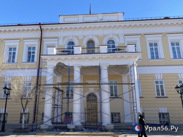 В Оренбурге ремонт здания физико-математического лицея за 71,5 млн рублей «посыпался» спустя пару месяцев