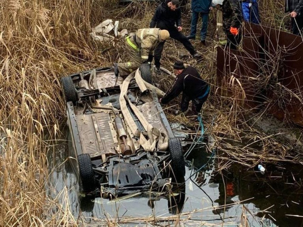 В Соль–Илецке произошло смертельное ДТП, водитель не справился с управлением и перевернулся в реку