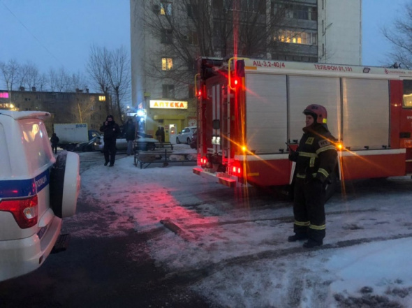 В Оренбурге в 16-этажном доме загорелся кабельный канал. Эвакуировали 36 человек
