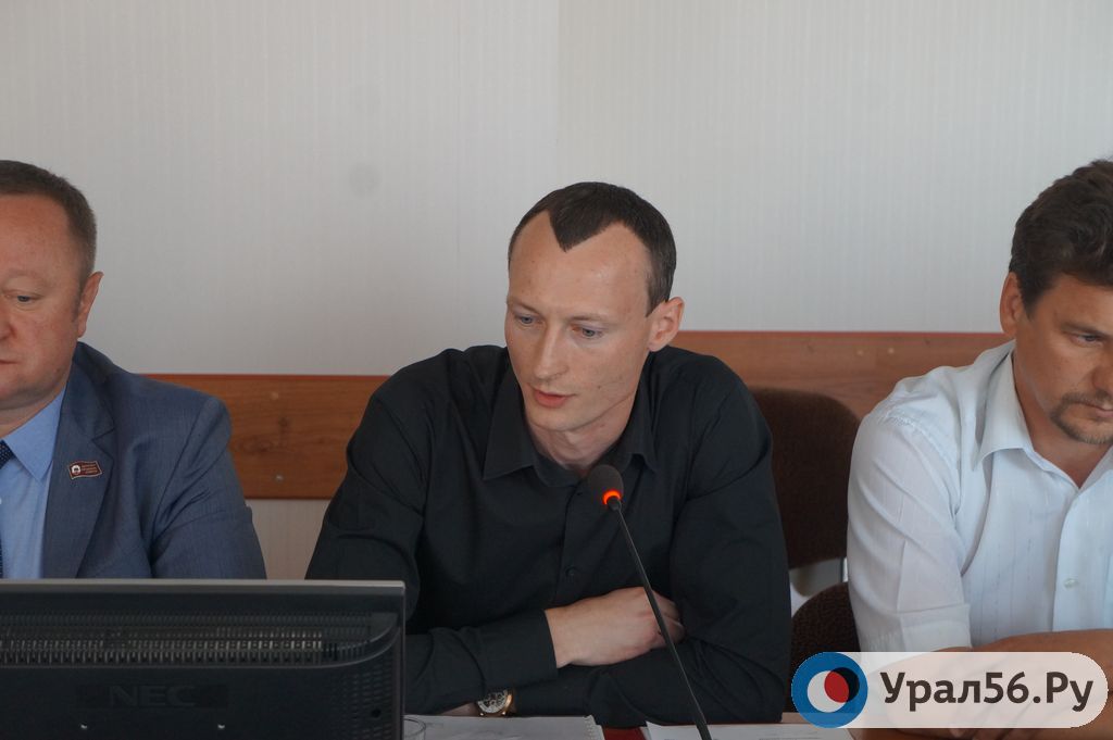 Экс-председатель орского горсовета Леонид Березняк прокомментировал инцидент между депутатами Антоном Зудиловым и Владимиром Кузнецовым