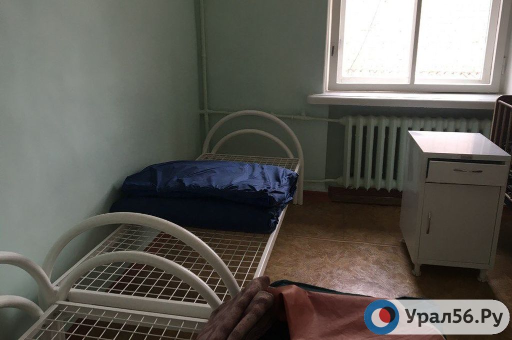 Палата в одной из больниц Орска. Фото из архива