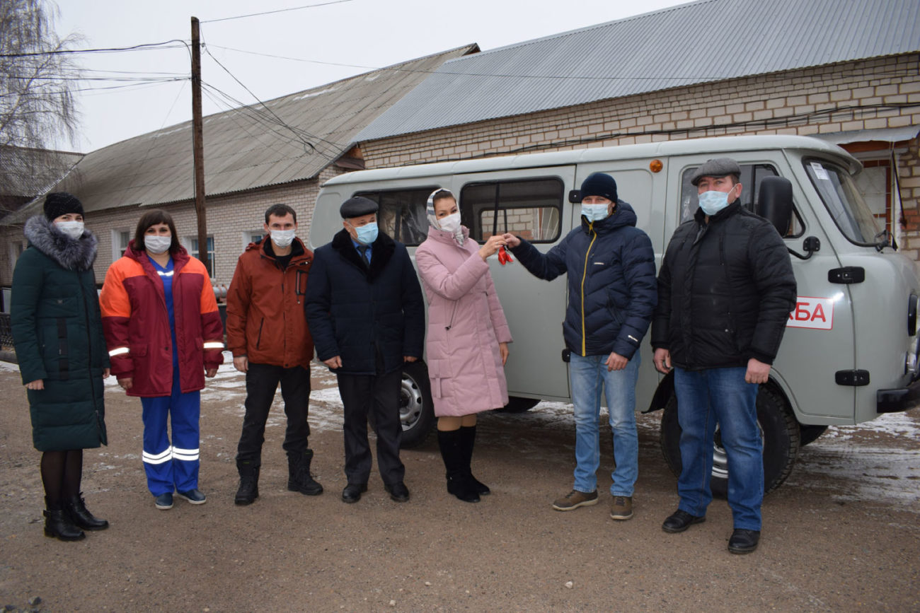 Переволоцкий фермер подарил автомобиль медикам районной больницы