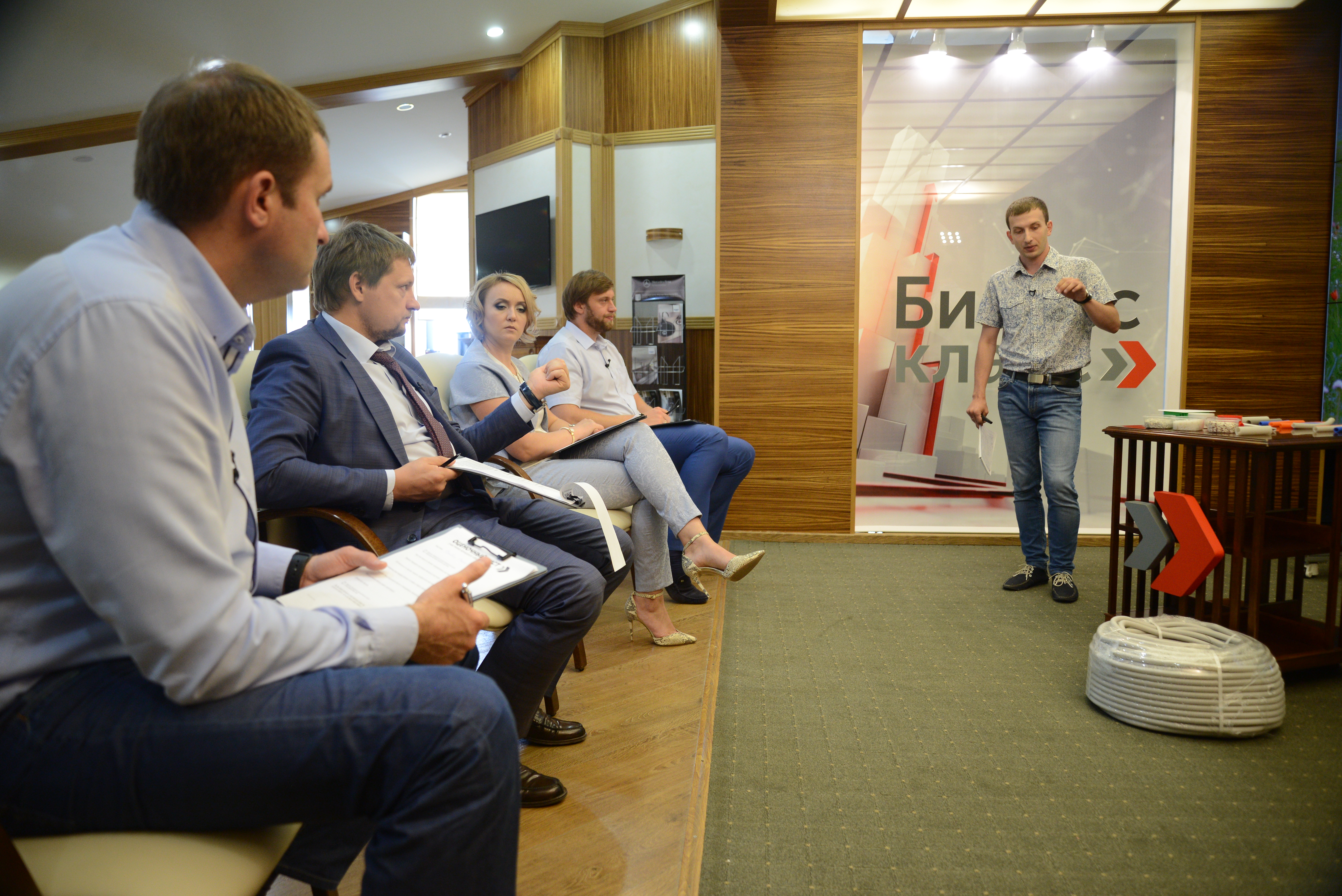 Во втором конкурсе «Бизнес-класс» участвуют команды из первого сезона