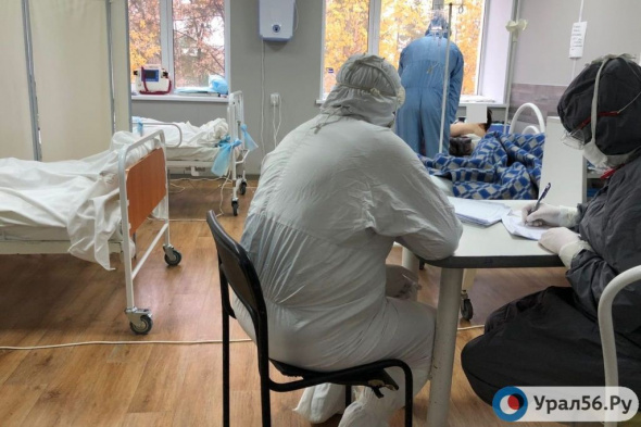 «К смерти нельзя привыкнуть»: Завотделением гинекологии Оренбургской областной клинической больницы №2 о работе в «красной зоне» ковидного госпиталя