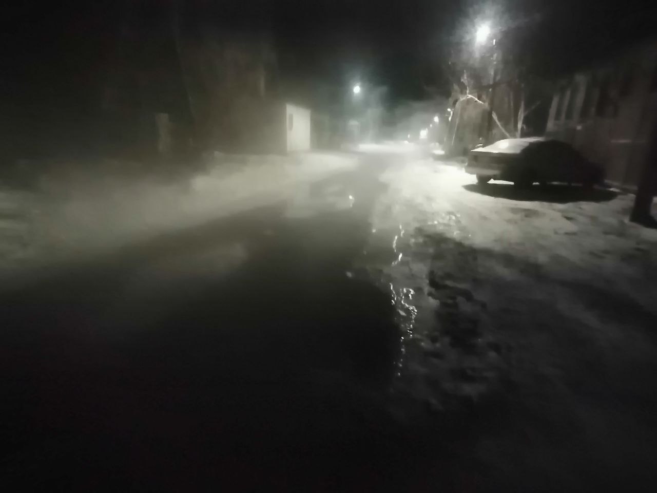 Утечка воды в Орске, фото: местные жители