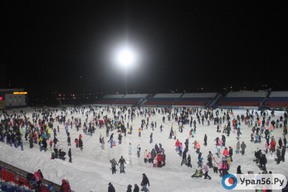 Каток на стадионе «Оренбург» закончил сезон из-за погодных условий