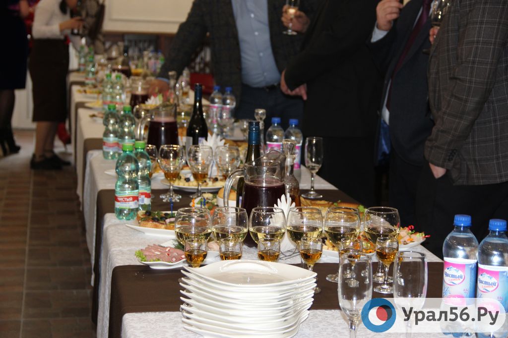 В ресторане Оренбургской области, фото из архива 