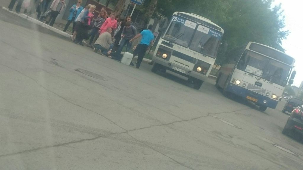 В Оренбурге на пешеходном переходе сбили девушку