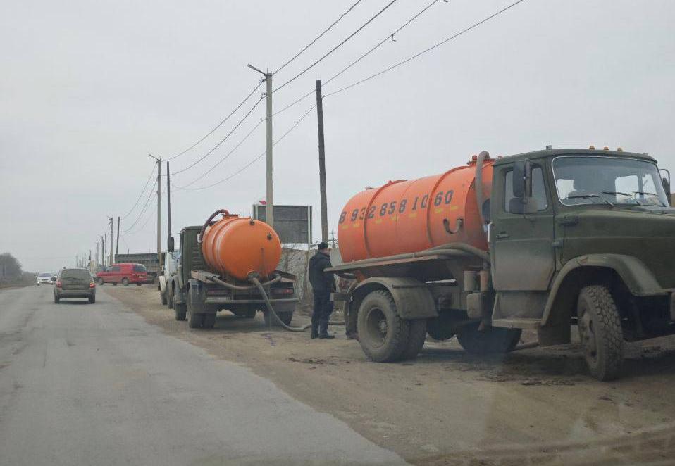 В Бузулуке сливают отходы в канализацию, фото: местные жители