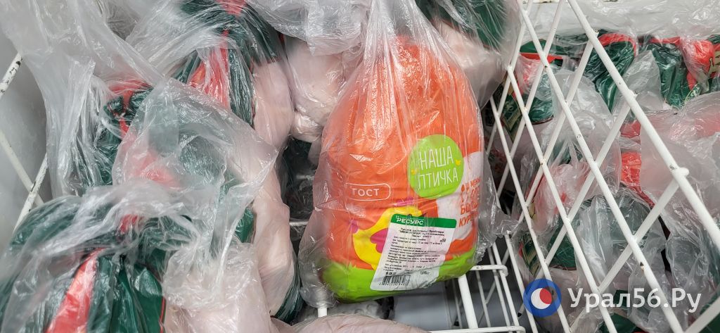 «Наша птичка» в окружении продукции из других регионов 