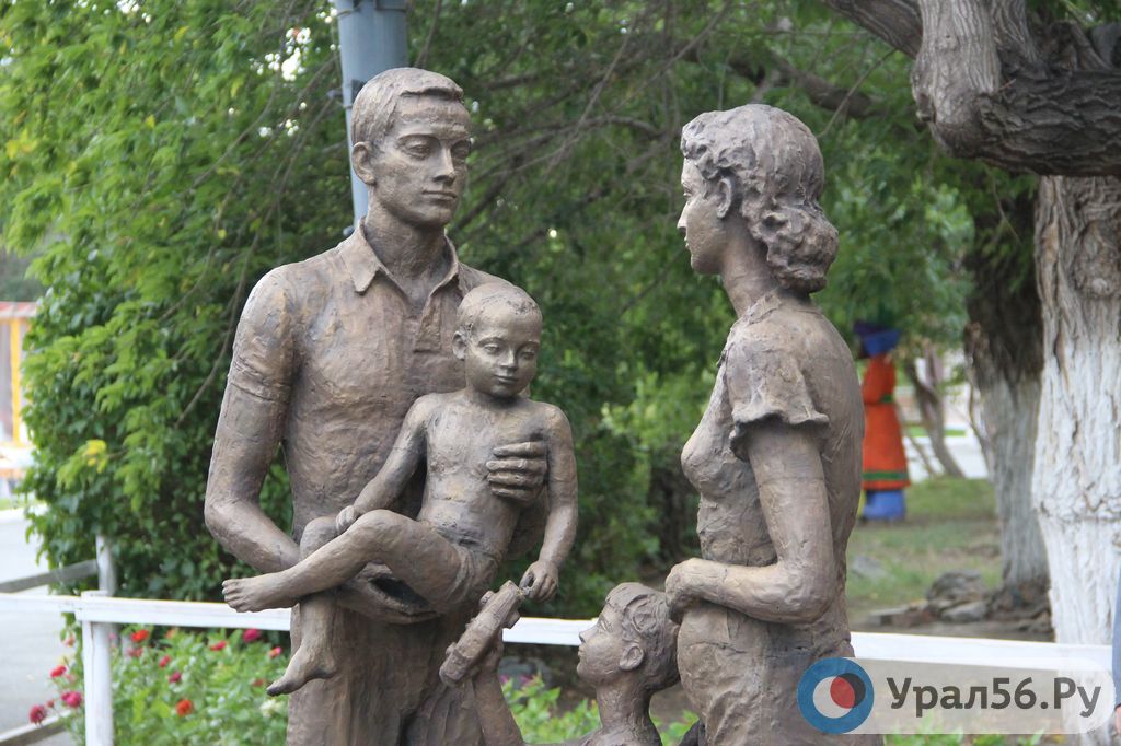 Скульптурная композиция «Семья» в ЦПКиО им. Поляничко. Фото из архива