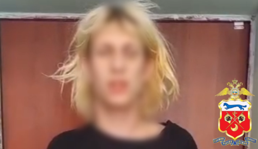 Кадр из видео извинения 18-летнего жителя Новотроицка. Видео: полиция Оренбуржья