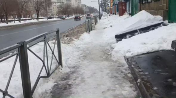 Исправленные кривые тротуары на Туркестанской в Оренбурге продолжают представлять опасность