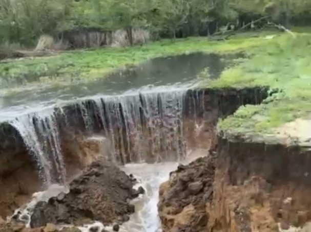 Вода, стекающая в Урал