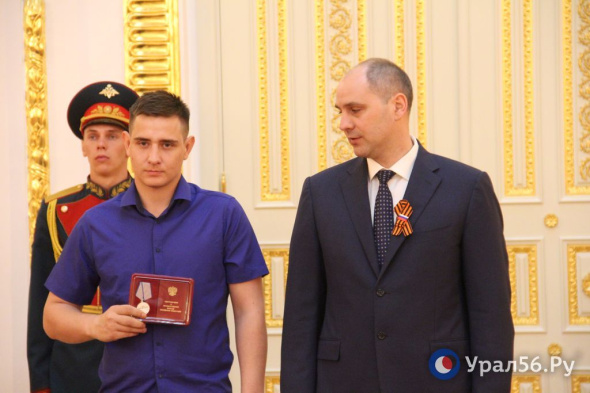 12 оренбуржцам вручили государственные награды за участие в СВО