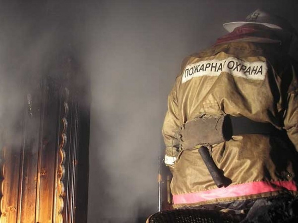 В Гае пожарные из горящего дома спасли семь человек