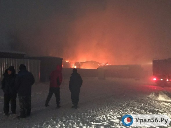В результате пожара в Орске без жилья и вещей остались трое детей, идет сбор помощи