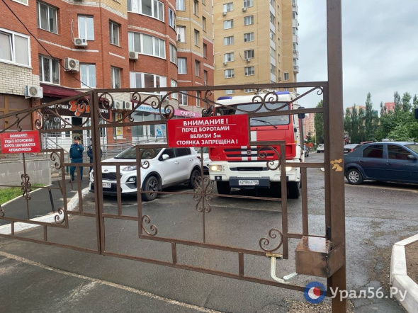 Сотрудники МЧС проверили дворы Оренбурга на доступность для проезда спецтехники