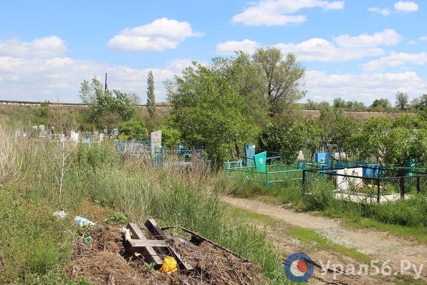 Кладбище около поселка Старая Биофабрика в Орске, 08.06.2017