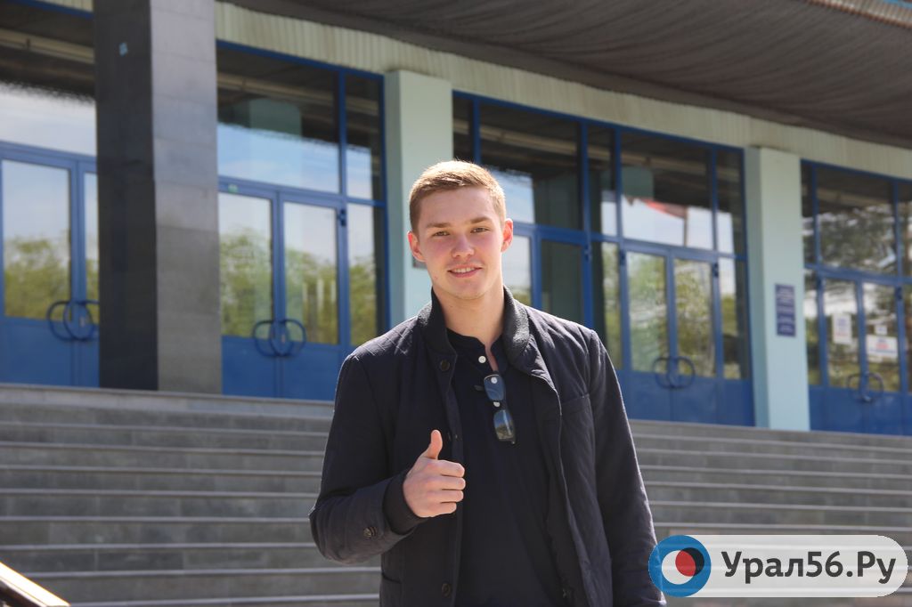 Владислав Каменев хоккеист