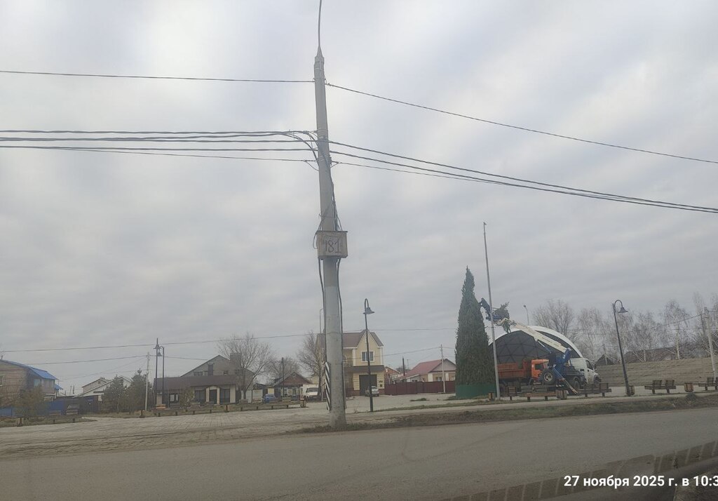 Елка в микрорайоне Южный. Фото: телеграм-канал «Южный нам нужен» 