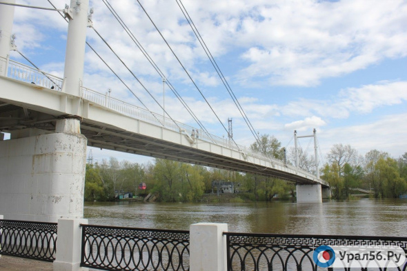 В Оренбурге на покраску и ремонт пешеходного моста через реку Урал готовы потратить почти 4 млн рублей 