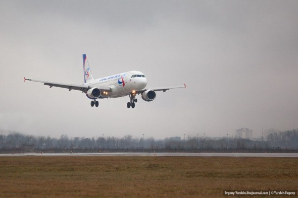 В аэропорту Екатеринбурга экстренно приземлился самолет «Уральских авиалиний»
