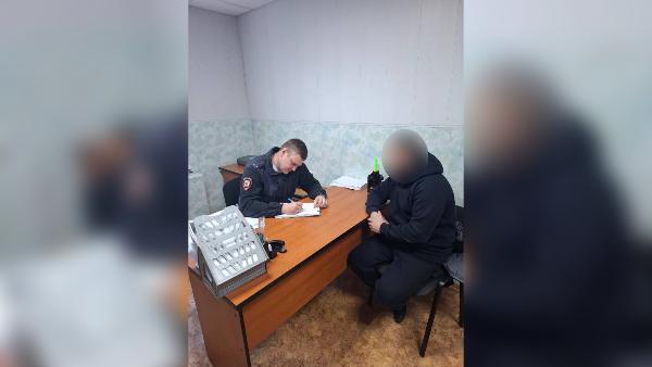 Мужчина при задержании. Фото: Полиция Оренбурга 