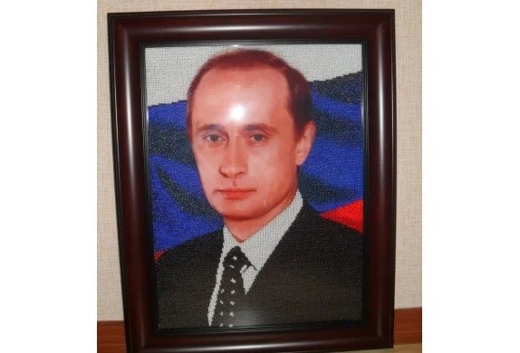 В Оренбурге продается портрет Владимира Путина из бисера за 100 тысяч рублей