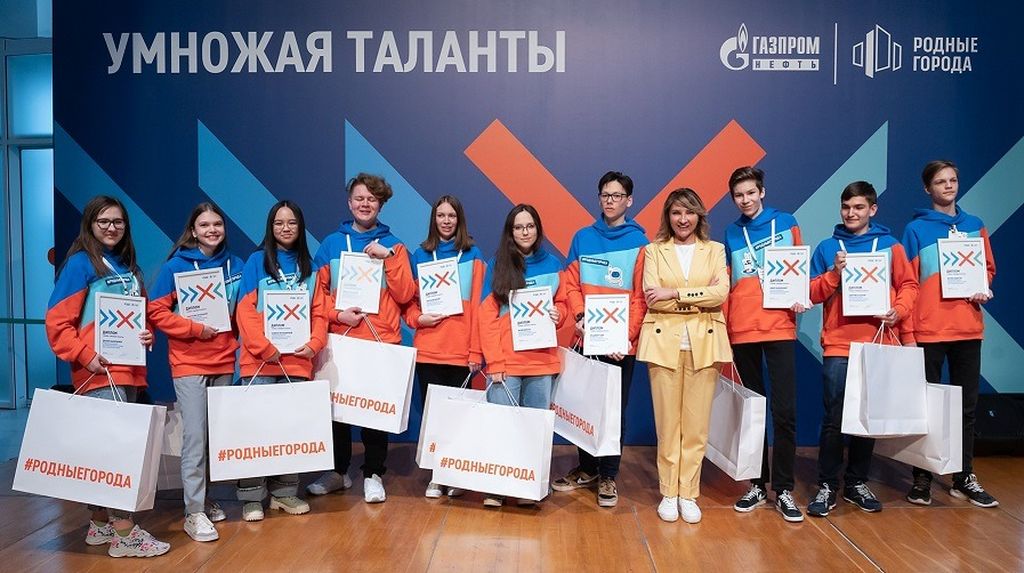 Умножая таланты. Турнир умножая таланты. Победитель предприниматель. Москвичи на соревнованиях интеллектуальных.