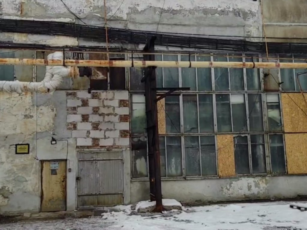 В Кувандыке после проведения «ремонтных работ» в котельной обрушилась плита перекрытия, фото тг-канал «Окувандык»