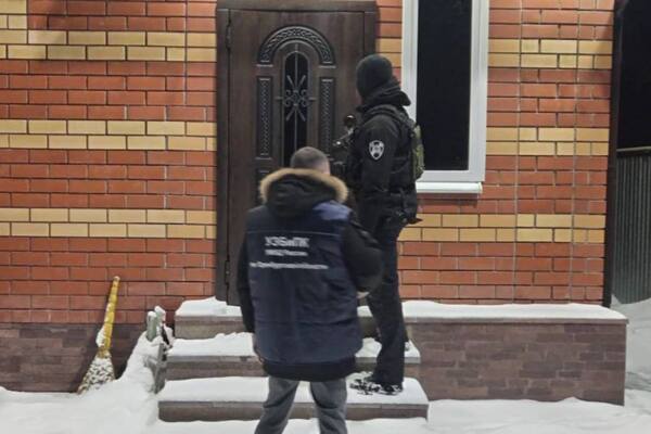 Правоохранительные органы при задержании энергетиков. Фото: Следственный комитет