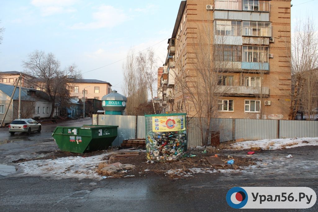 Площадка на Орджоникидзе, 72 в Оренбурге. Фото от 3 декабря 2021 года