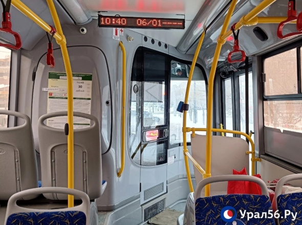 В новых автобусах Оренбурга отображается неправильная дата и все еще встречаются неработающие терминалы 