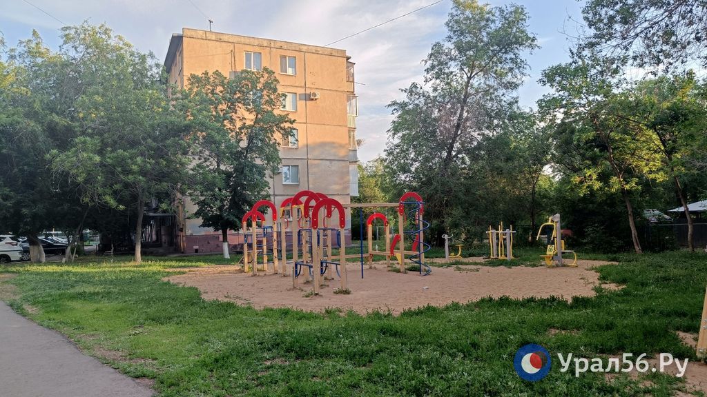 Во дворе дома, где прошло собрание собственников жилья