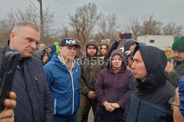 Протест жителей Овчинного городка в Оренбурге: Почему они выступили против монтажа дамбы на ул. Черепановых?