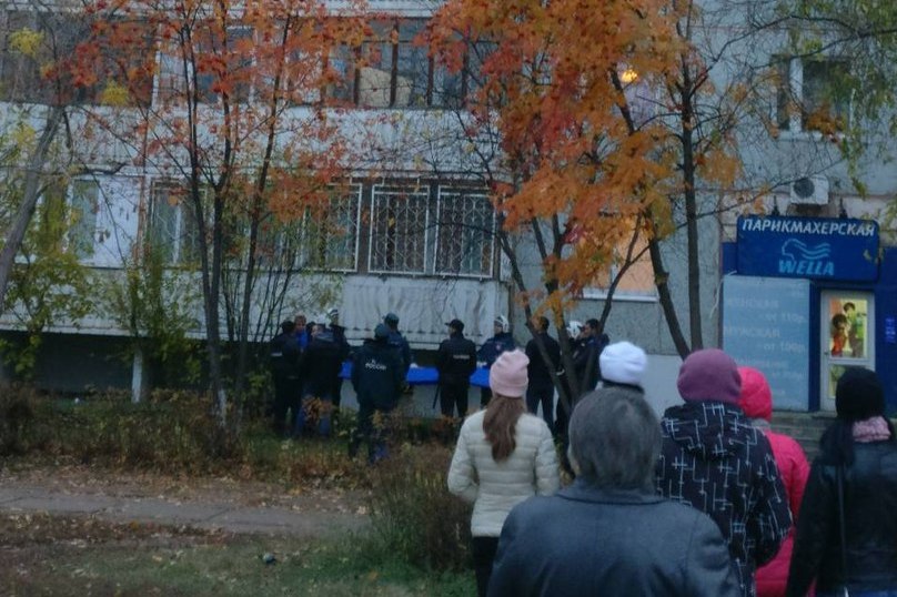В Оренбурге мужчина пытался выбросить семимесячного ребенка с пятого этажа