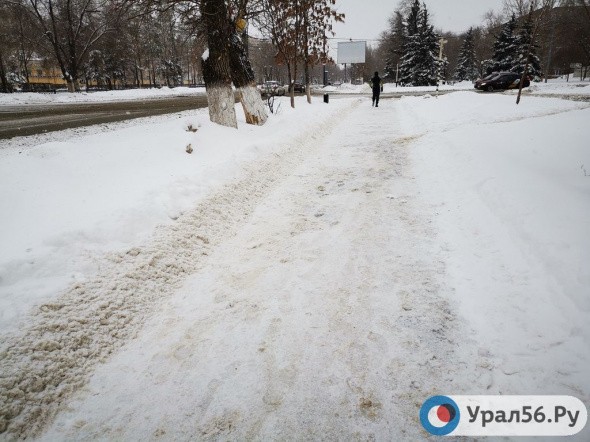 Дороги и тротуары в Оренбурге после снегопада: какие очищены, а какие завалины снегом? (фото и видео)
