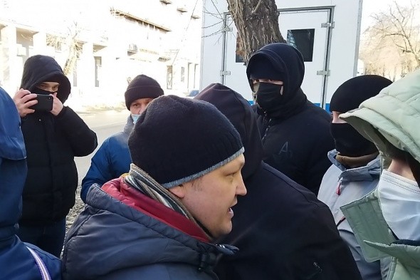 В Оренбурге люди в штатском задержали представителя общественного движения «Против пыток» Тимура Рахматуллина (видео)