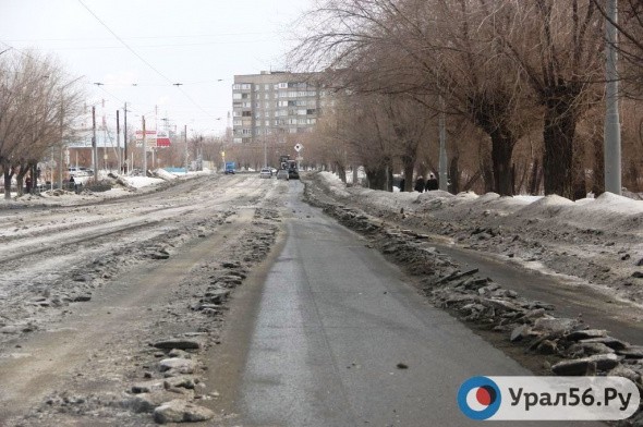 Двухмесячная уборка дорог Орска резко подорожала: цена контракта выросла с 5 до 15 млн рублей