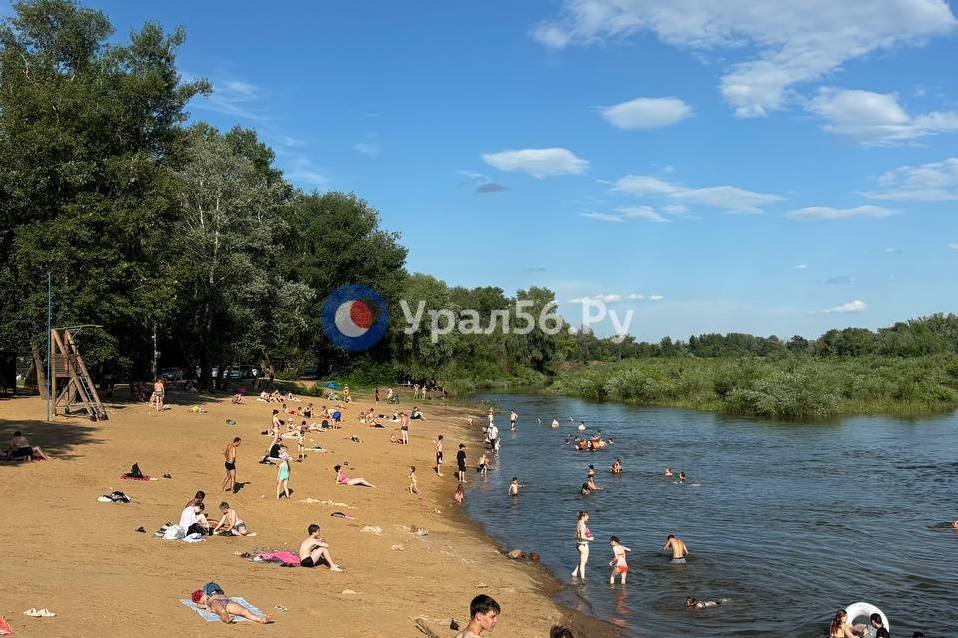 Пляж в Оренбурге в районе Красной площади 21.06.2024