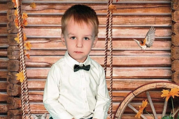 Игроку любительской хоккейной команды из Орска требуется помощь: у его 5-летнего сына обнаружили рак крови