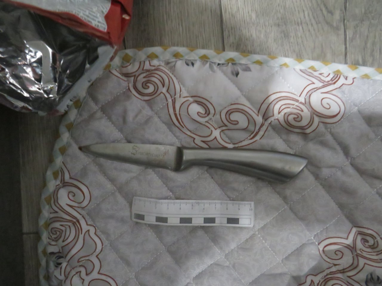 Нож, которым был нанесен удар. Фото: УМВД по Оренбургской области 