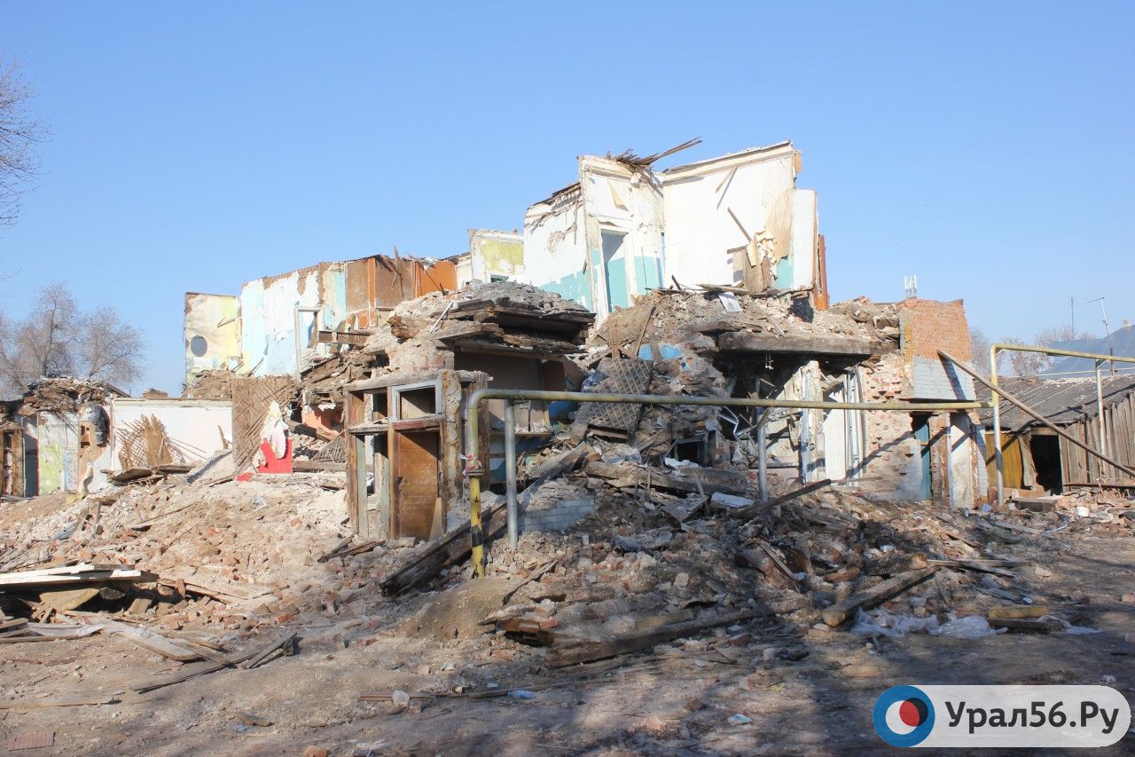 Аварийный дом в Оренбурге, весна 2019 года